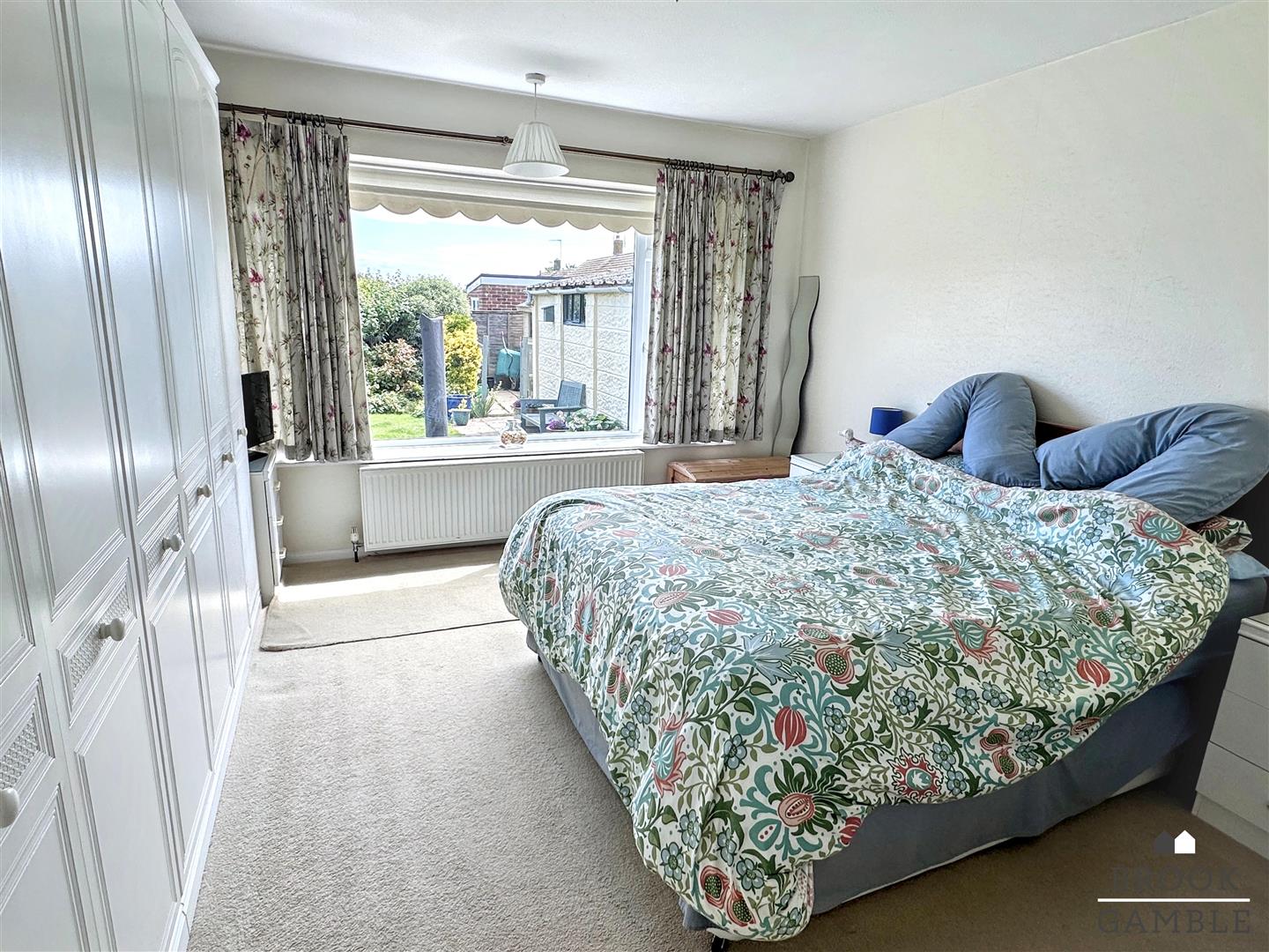 2 Bedroom Bungalow. Cornmill Gardens in Polegate,  11